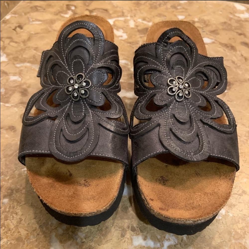 NAOT slip-on Floral Leather Sandal